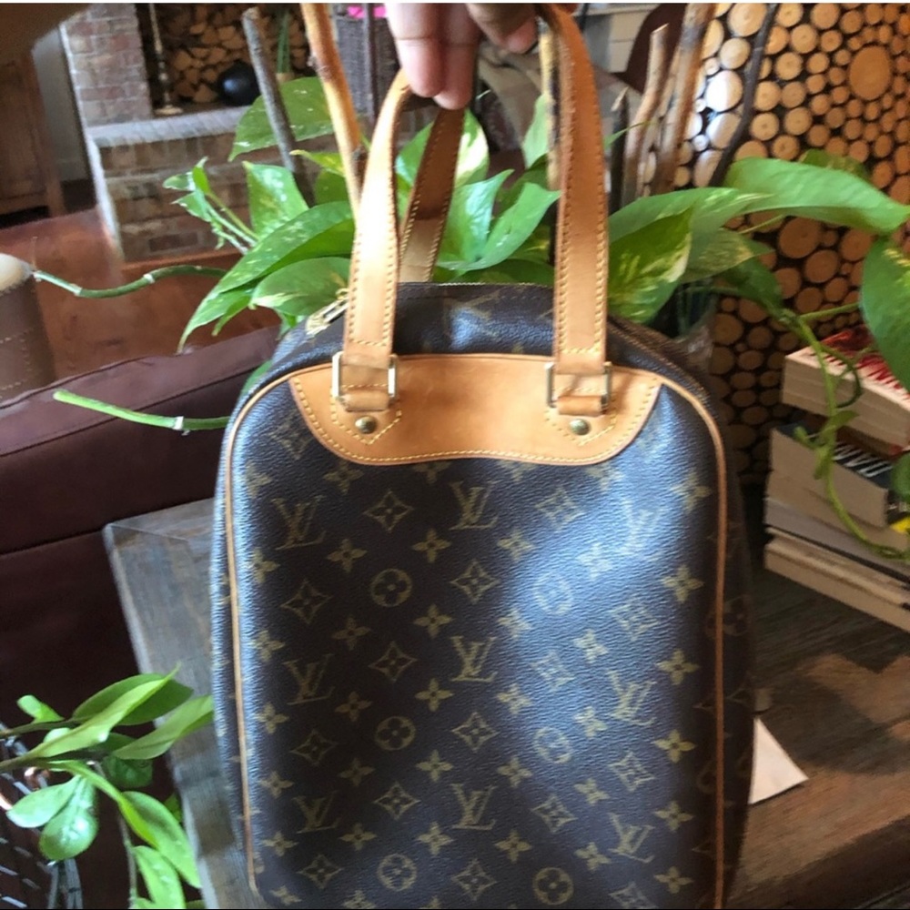 Authentic Louis Vuitton Excursion - image 3